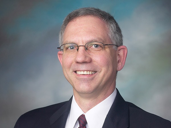 Ảnh chân dung của Glenn Smith