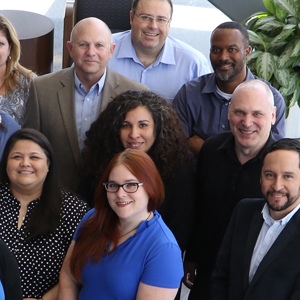 Đội ngũ nhân sự đa dạng & Trao quyền cho nhân viên